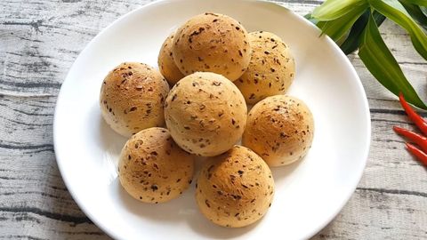 2 cách làm bánh mì mè đen mochi Hàn Quốc giòn dai cực đơn giản tại nhà