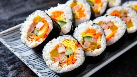 Kimbap là gì? Sushi và kimbap có khác nhau? Cách bảo quản kimbap qua đêm