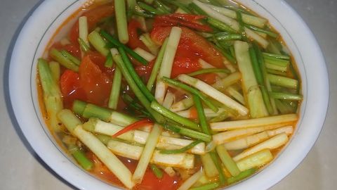 Cách nấu canh rau cần cà chua thơm ngon dễ làm đơn giản ngay tại nhà