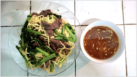Cách làm mì trứng xào thịt bò thơm ngon, thanh đạm cho bữa ăn tròn vị