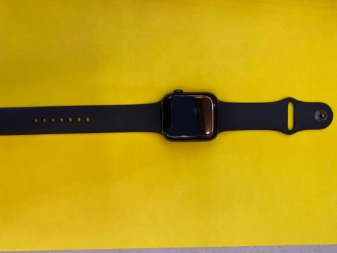 Apple Watch S5, 44mm Space Grey case and black sport band (MWVF2VN/A)