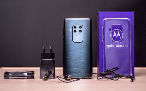 Motorola One Zoom