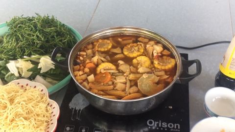 2 cách nấu lẩu dê chay đậm đà thanh đạm cho ngày cuối tuần