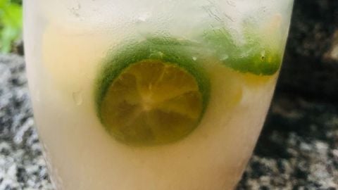 Cách làm nước dừa tắc thơm ngon, thanh mát cho ngày nắng nóng