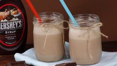  2 cách làm sữa socola Hershey ngọt ngào cực đơn giản tại nhà 
