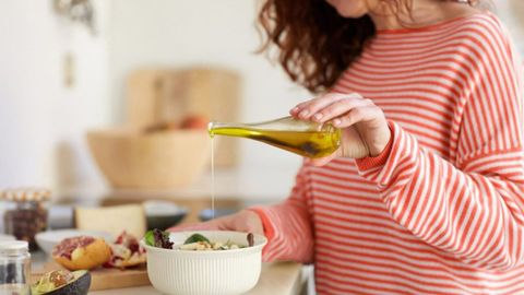Dầu ô liu là gì? Tổng hợp 16 tác dụng của dầu ô liu và cách sử dụng