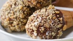  Cách làm kem ốc quế socola tại nhà ngon như kem đóng gói 