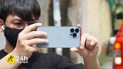  Đập hộp và trên tay iPhone 13 Pro Max chính hãng tại Việt Nam: Màu xanh mát lạnh siêu sang, cảm giác cầm nắm cực đã 