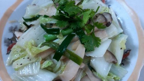 Cách làm cải thảo xào nấm đùi gà thanh vị, bắt cơm ngay tại nhà