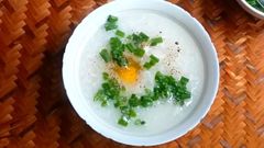  Cách nấu cháo thịt băm trứng gà đơn giản thơm ngon hỗ trợ giải cảm 