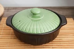  Nồi đất hoa sen nắp sứ 0.7L Dong Hwa 402 