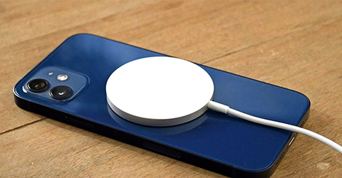Tìm hiểu về việc Apple kích hoạt tính năng sạc ngược trên iPhone 12