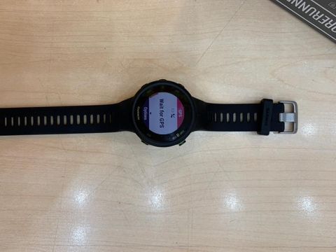 Vòng đeo tay theo dõi sức khỏe Garmin Forerunner 45 GPS 010-02156-65 dây Silicone Đen