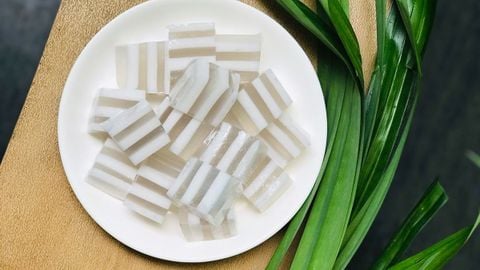 Cách làm rau câu nước cốt dừa ngon, thơm béo cực đơn giản tại nhà