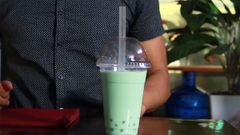  2 cách làm trà sữa bạc hà the mát thơm ngon cực dễ ngay tại nhà 