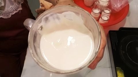 2 cách làm sữa chua từ sữa tươi thơm ngon cực kỳ đơn giản