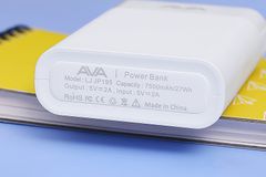  Pin sạc dự phòng 7500mAh AVA LJ JP195 Xanh 