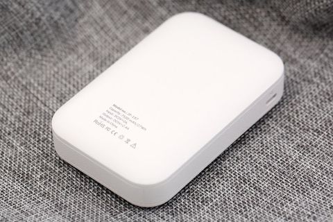 Pin sạc dự phòng 7500mAh AVA LJ JP197 Trắng