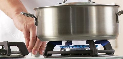 Bếp gas không đánh lửa. Nguyên nhân và cách khắc phục
