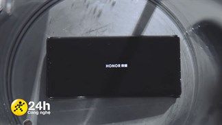 Honor Magic 3 thể hiện khả năng chống va đập sau khi được thả rơi xuống... bề mặt sao Hỏa, thật khó tin phải không?