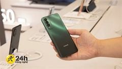  Honor X20 SE lộ ảnh chụp thực tế trên tay người dùng: Màu hồng đào và xanh lục chuyển sắc tuyệt đẹp, cũng sắp ra mắt rồi 