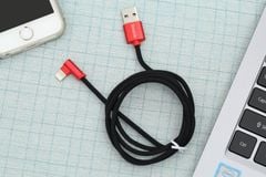  Cáp Lightning 1m Xmobile L-bending Đen 