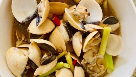 Cách làm nghêu (ngao) hấp Thái ngon chua cay cực hấp dẫn ngay tại nhà