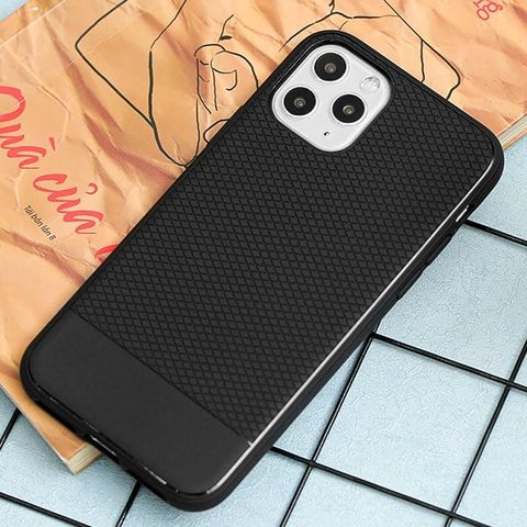 Ốp lưng iPhone 11 Pro Nhựa dẻo PRISMATIC MEEKER Đen