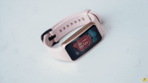 Trên tay vòng đeo tay thông minh Huawei Band 6: Màn hình AMOLED siêu to, pin cực lâu và có cả đo oxy trong máu nữa