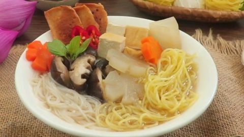 Cách nấu hủ tiếu mì chay ngon hấp dẫn dễ làm cho ngày lễ Vu Lan