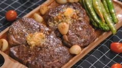  Cách làm bò bít tết bơ tỏi cho ngày 8/3 ngọt ngào 