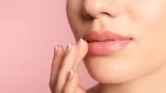  Mách bạn 9 cách trị thâm môi, dưỡng môi hồng tự nhiên đơn giản hiệu quả 