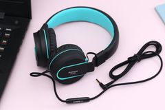  Tai nghe chụp tai Kanen IP-952 Đen xanh 