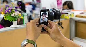 Top 3 điện thoại giá rẻ có đèn flash camera trước