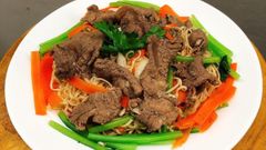 Cách làm mì gói xào thịt bò đơn giản, thơm ngon hấp dẫn ai cũng mê 