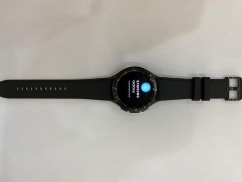 Samsung Galaxy Watch4 Classic R890, 46mm thép đen dây cao su đen
