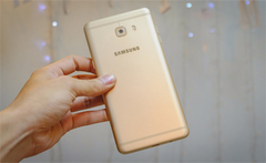  Samsung C9 Pro có hỗ trợ Tiếng Việt cho Voice Assistant 