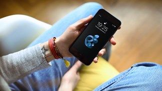 Mời bạn tải bộ hình nền độc đáo được lấy cảm hứng từ logo trong thư mời tham gia sự kiện 'Time Flies' sắp tới của Apple
