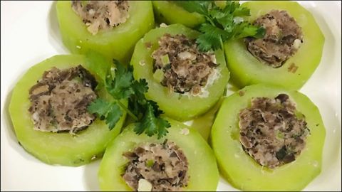 Cách làm bí xanh - bí đao nhồi thịt hấp mềm ngon hấp dẫn chuẩn nhà hàng