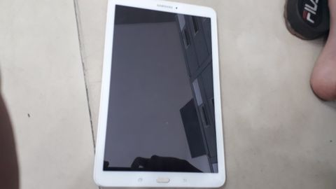 Z Samsung  Galaxy Tab E 9.6 Sm T561