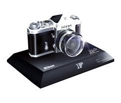 Nikon F100