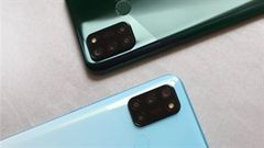  Realme 7i xuất hiện hình ảnh thực tế trước ngày ra mắt: Thiết kế bắt mắt với màn hình đục lỗ, cụm 4 camera sau ấn tượng 