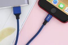  Cáp Lightning 2m eValu LTL-04 Đỏ 