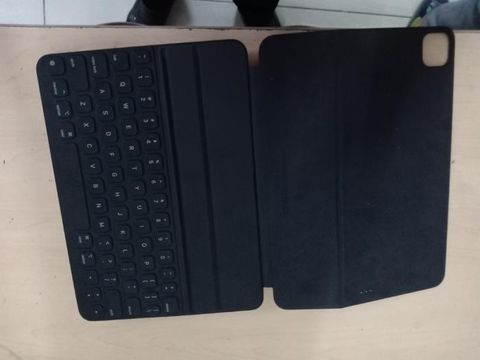 Bàn phím Smart Keyboard Folio 2 cho iPad Pro 11 inch Apple MXNK2 Đen -
