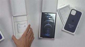 Người dùng mua iPhone 12 tại Pháp sẽ nhận được đến 2 chiếc hộp, một chiếc để đựng thiết bị, chiếc còn lại để làm gì nhỉ?