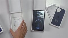  Người dùng mua iPhone 12 tại Pháp sẽ nhận được đến 2 chiếc hộp, một chiếc để đựng thiết bị, chiếc còn lại để làm gì nhỉ? 