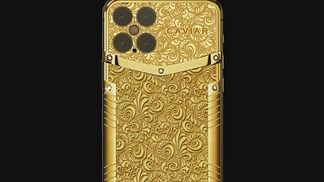 Nếu là một người ‘sành chơi’ thứ thiệt, bạn sẽ không thể nào bỏ qua chiếc iPhone 12 Pro Victory Pure Gold đến từ nhà Caviar
