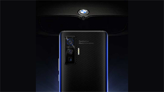 iQOO 5 Pro lộ ảnh thực tế trên tay người dùng với màn hình tràn viền siêu đẹp, mặt lưng được hoàn thiện bằng sợi carbon