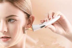 Máy massage nâng cơ mặt K.SKIN KD9060 