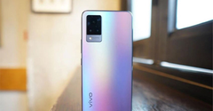  Top 6 điện thoại 5G có thiết kế mặt lưng kính sang trọng đáng mua nhất 